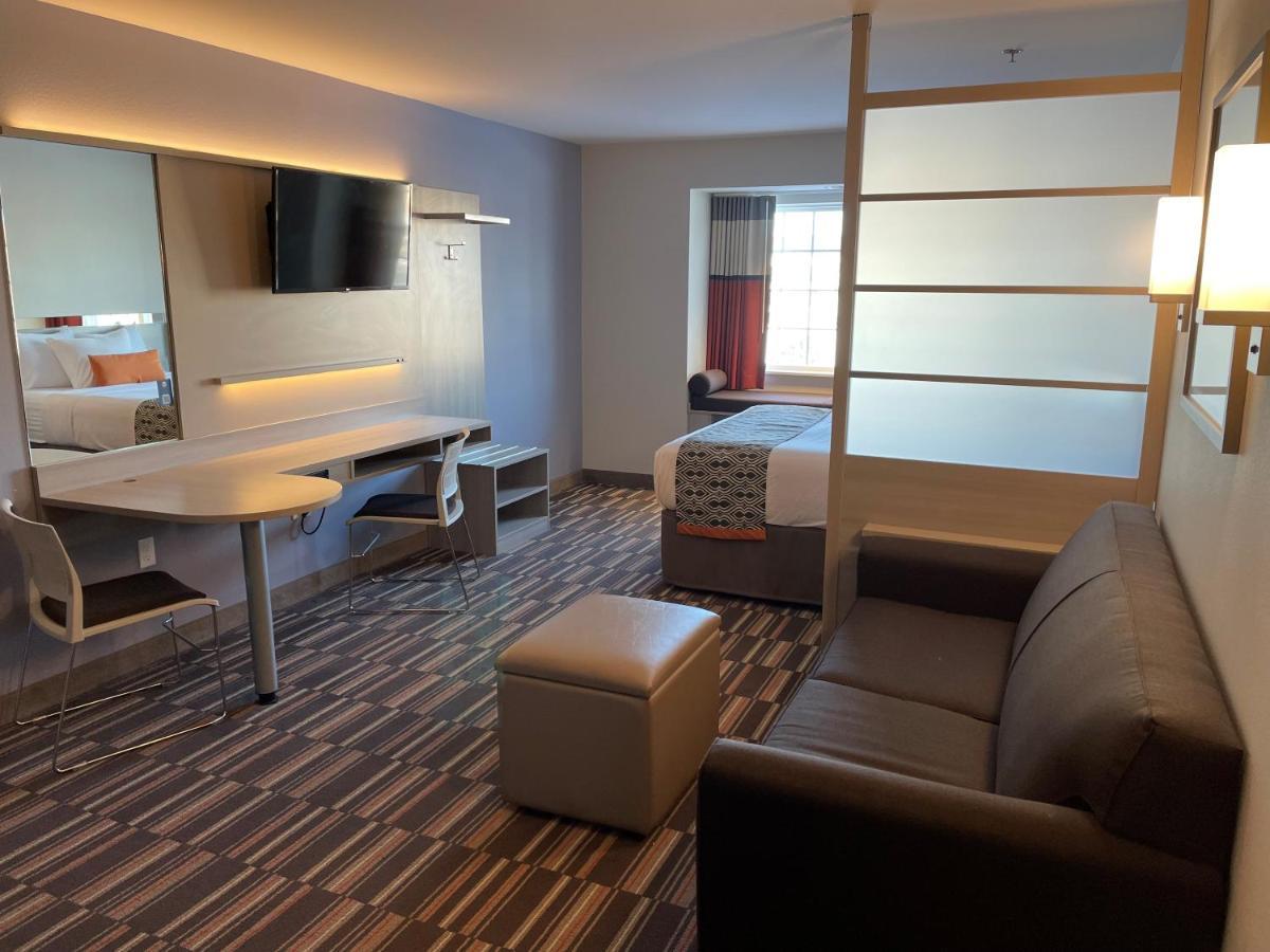 Microtel Inn & Suites By Wyndham Rochester South Mayo Clinic Room photo